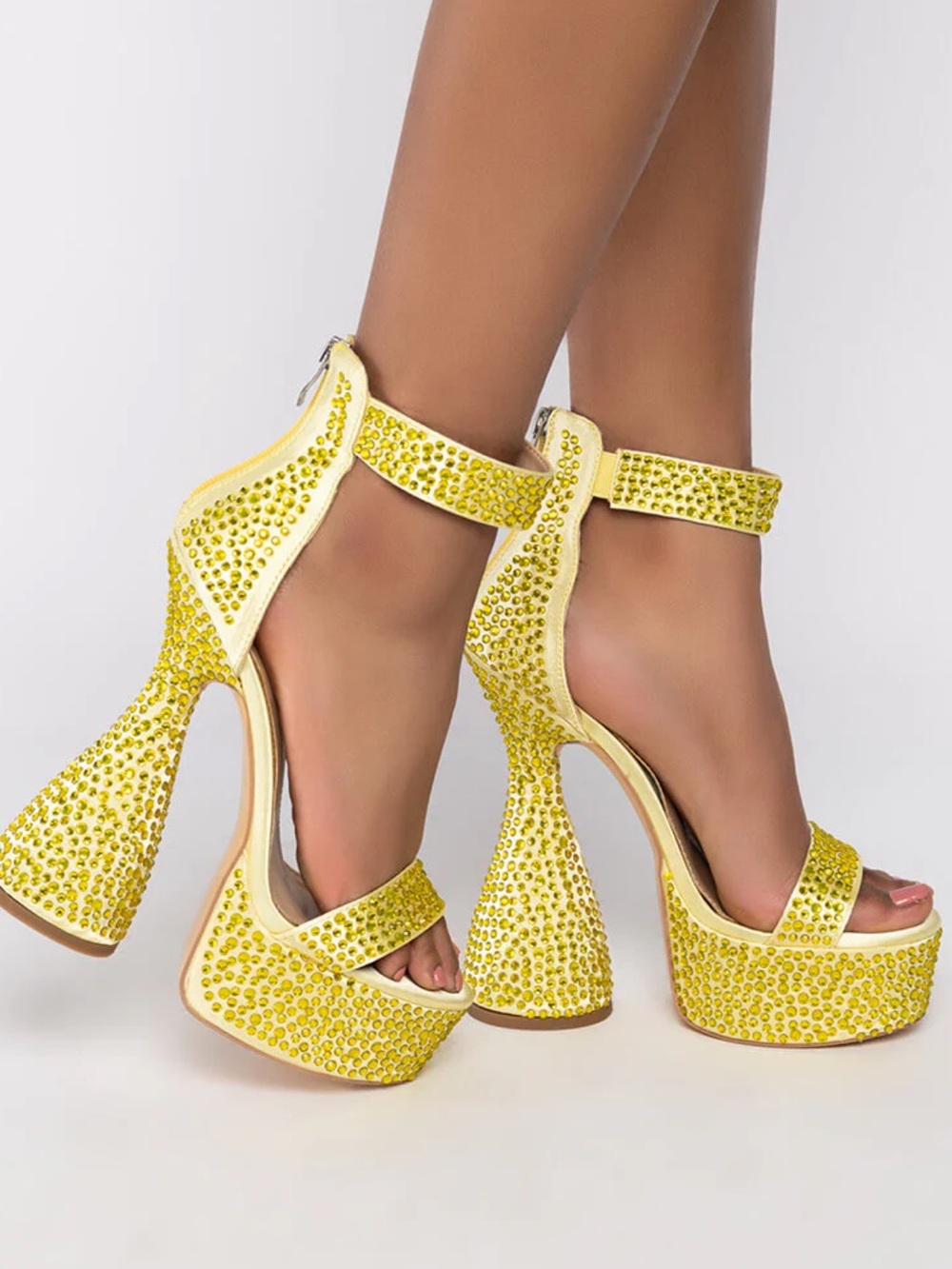 Azalea Wang Platforms - Picture 5 of 6